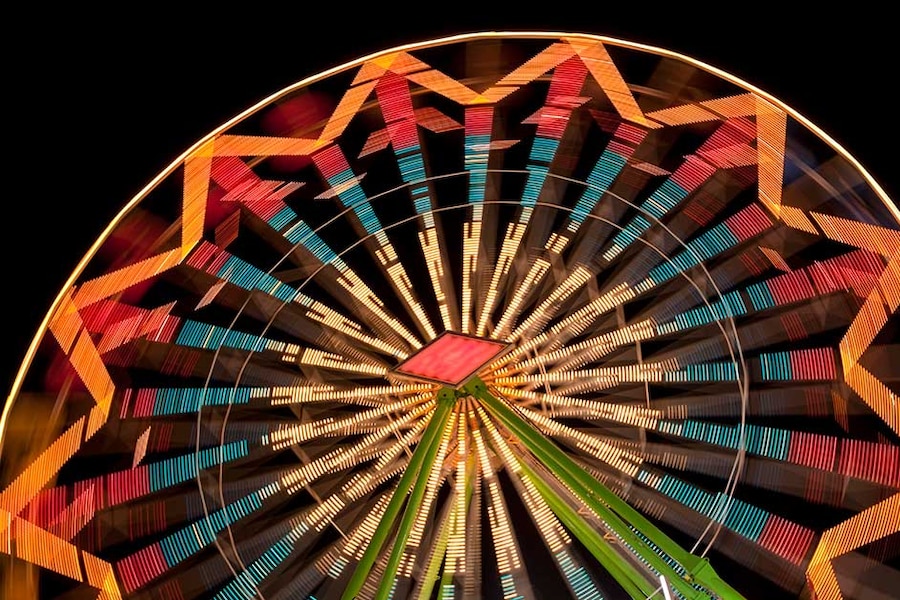 lit up ferris wheel at night